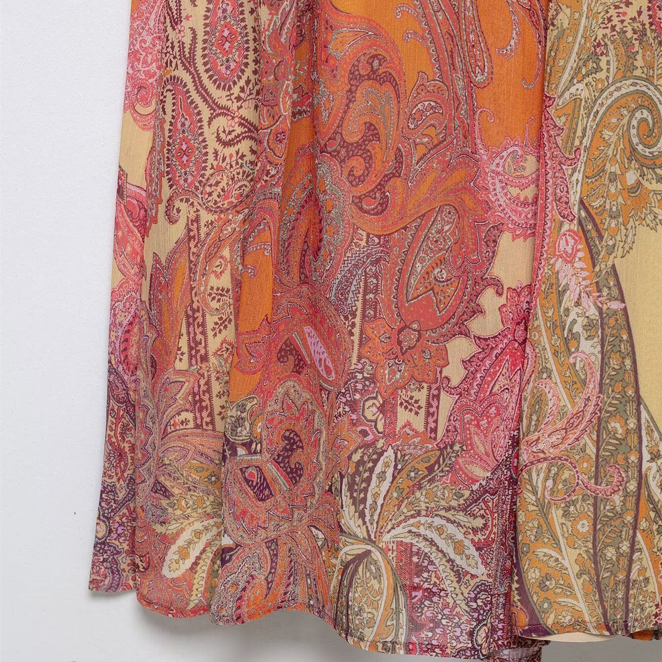 Commuting style Paisley printed MIDI skirt