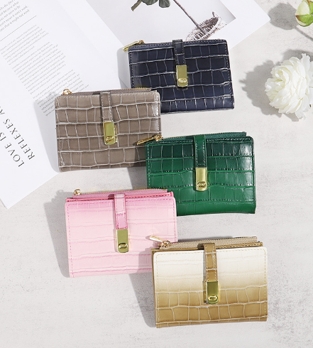 Women's Short Two-Fold Purse with Buckle