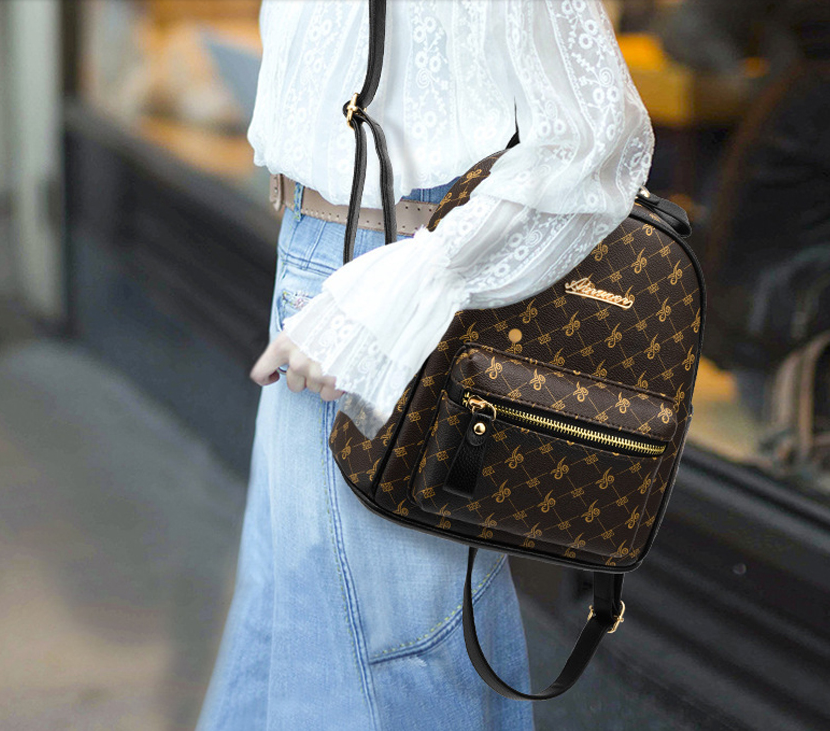 Classic HB-66B2 Backpack with Crocodile Pattern Purse