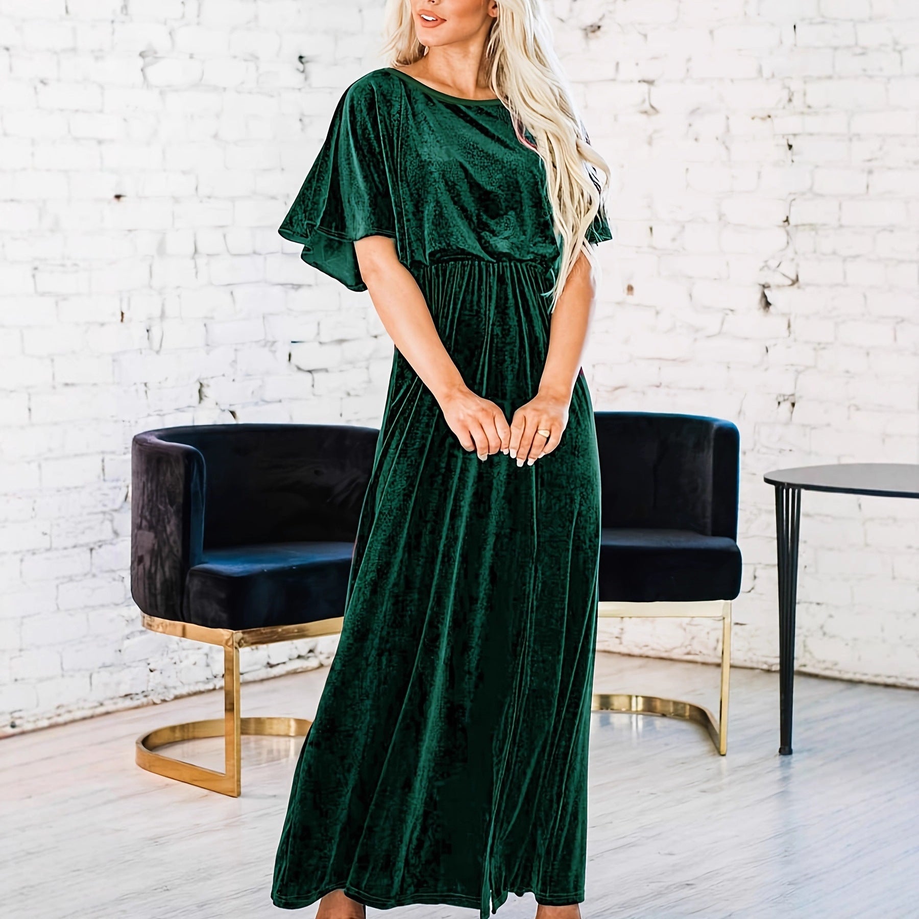 Romantic New Spring Summer Short Sleeve Sexy Elegant Velvet Round Neck Dress with Fashion 3D Decoration
