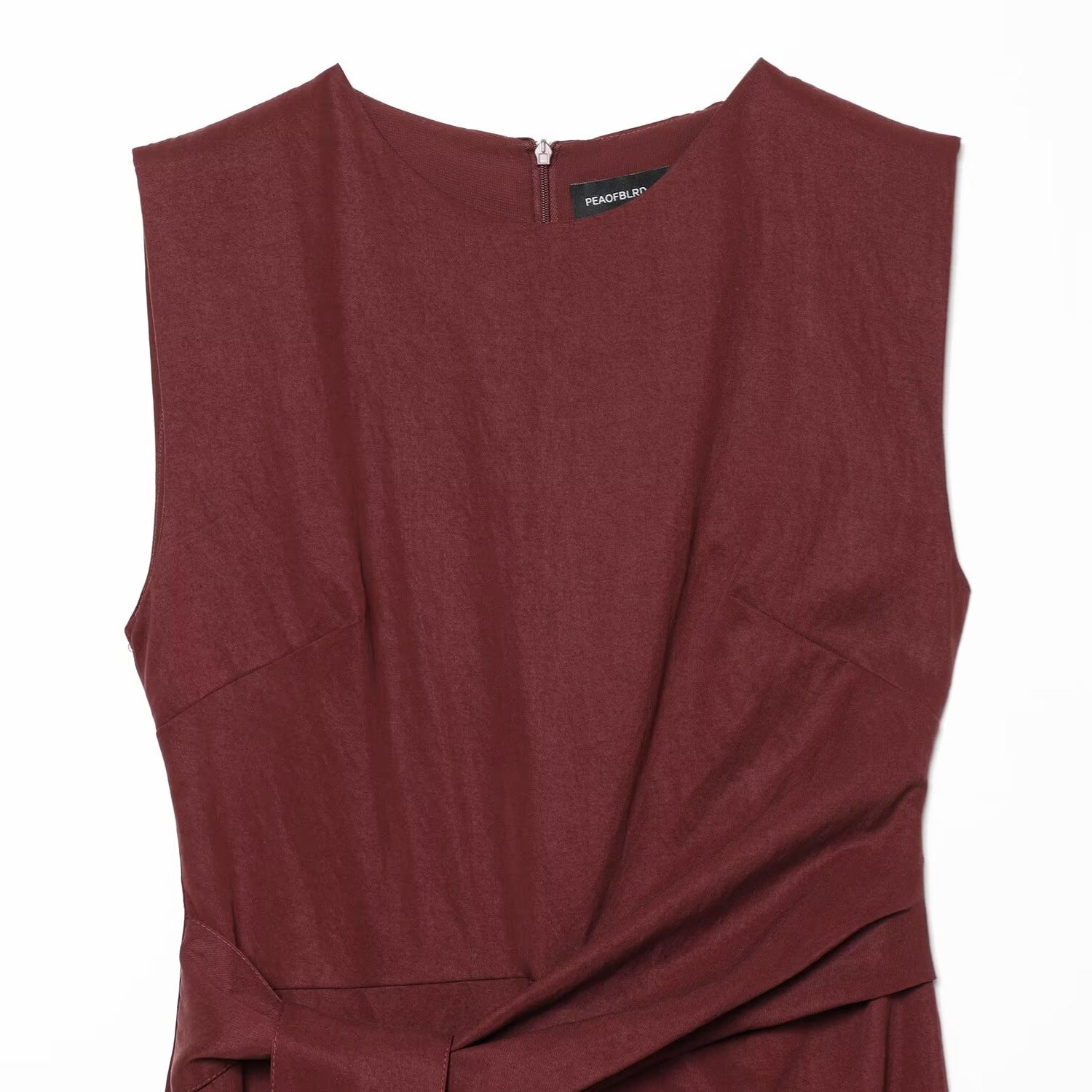 Elegant sleeveless waist strap dress