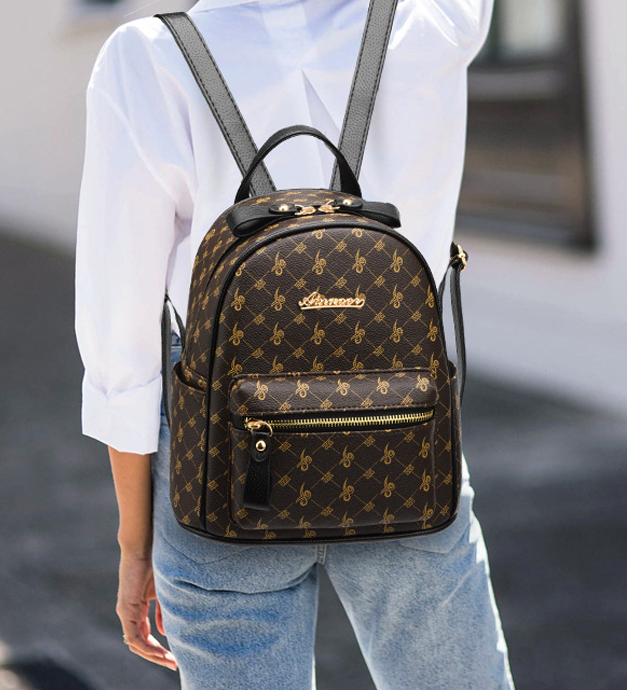 Classic HB-66B2 Backpack with Crocodile Pattern Purse