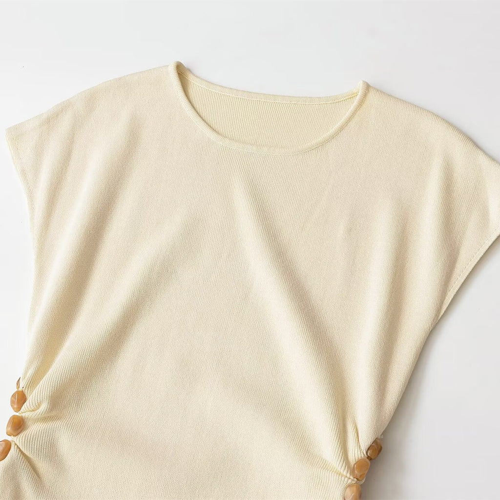 Short sleeved round neck hollow bead knitted dress