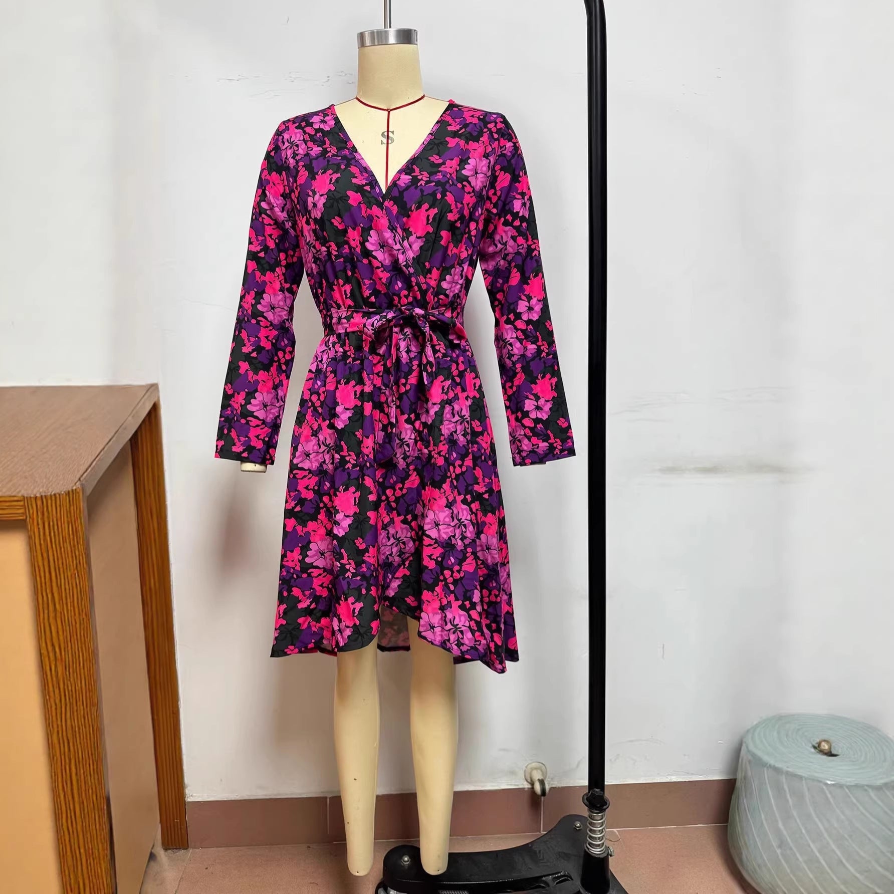 Fashion Sexy V-Neck Tie-Waist Long Sleeve Dress for Women