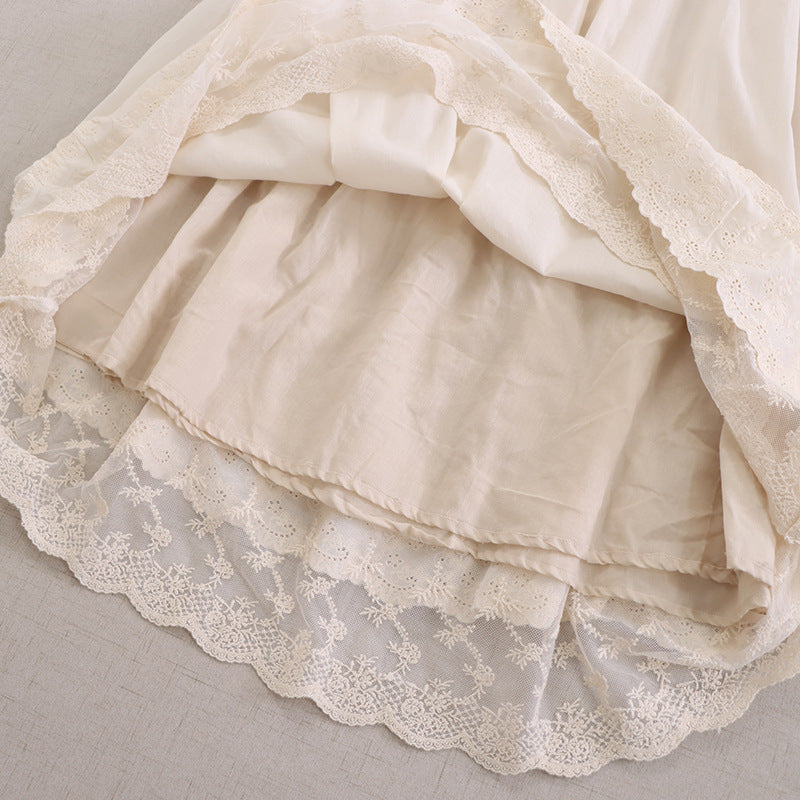 Elastic waisted lace skirt