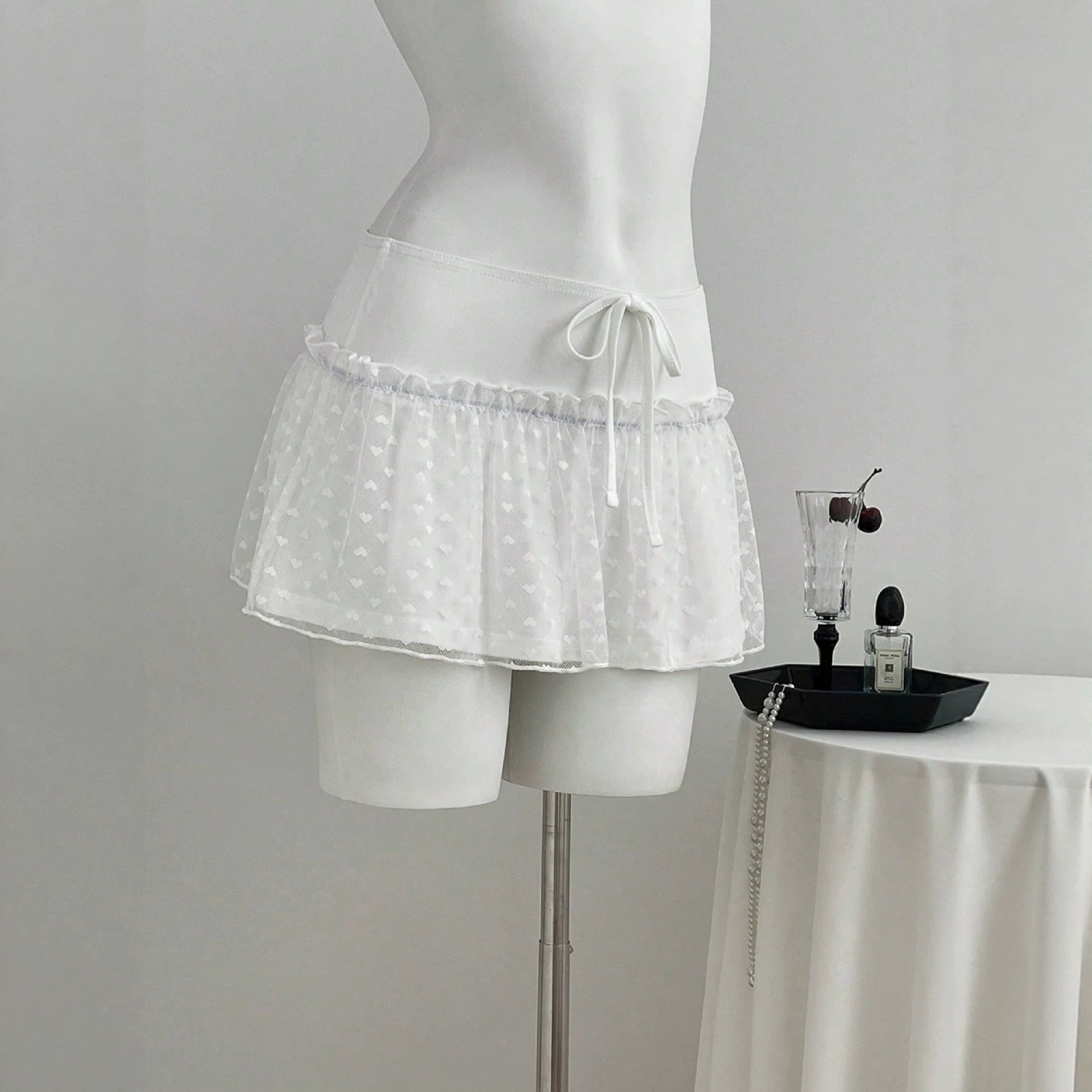 Lace low waisted short skirt