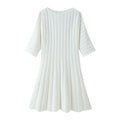 Simple and slimming short sleeved knitted dress